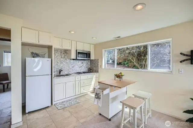 The lower level has kitchen facilities.