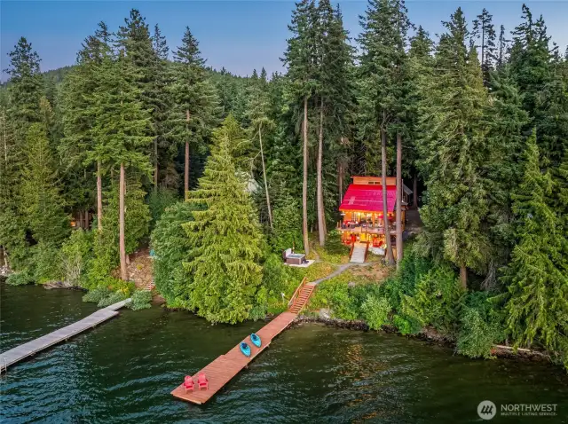 Welcome to your Alpine Lake Escape—private, peaceful, and picture-perfect.