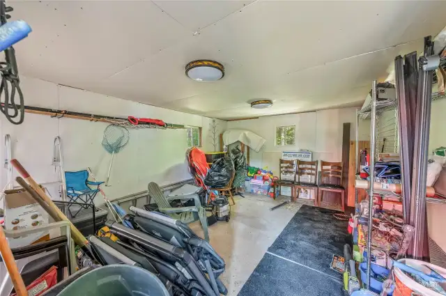 Handy outside storage room for all your lake gear and outdoor equipment.