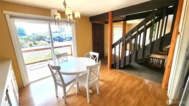 Kitchen dining area