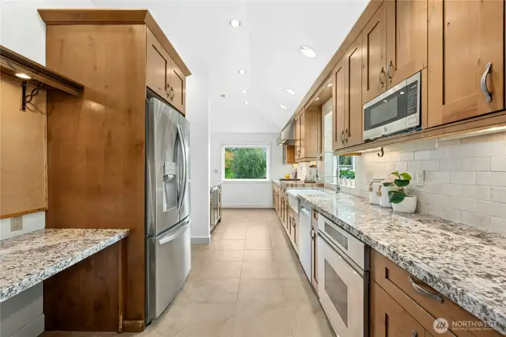 48" Vent-A-Hood over Dacor gas range/oven