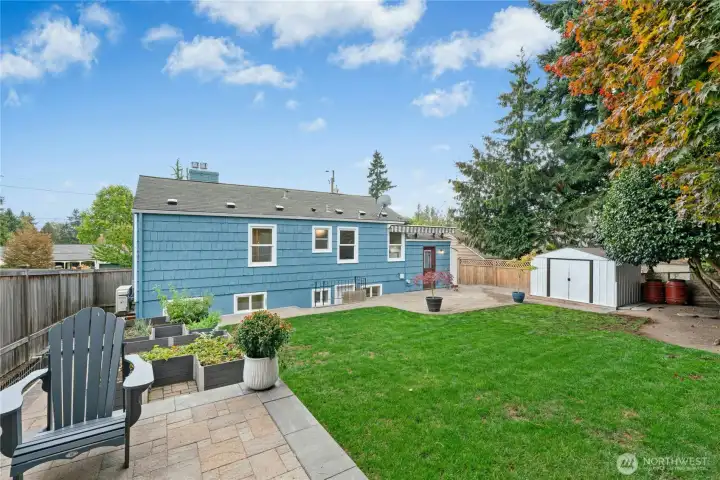 Nice elevated corner patio space--fire pit? Swim spa? Hot tub?
