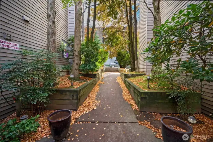 A few steps off the street with secure entrance
