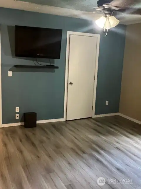 From a different viewpoint, you can appreciate the elegance of the primary bedroom.