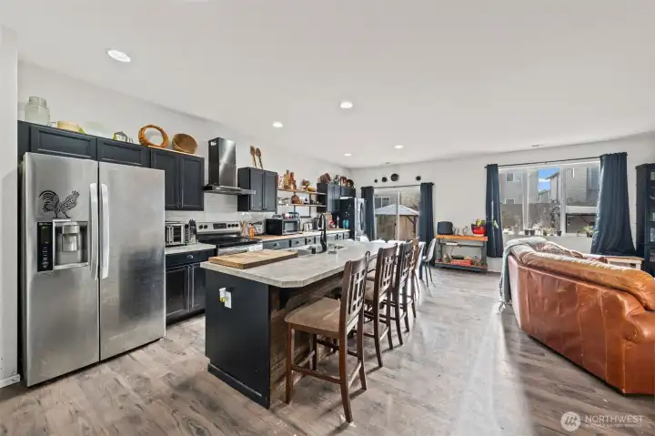 spacious primary suite with custom closet and en-suite bath.