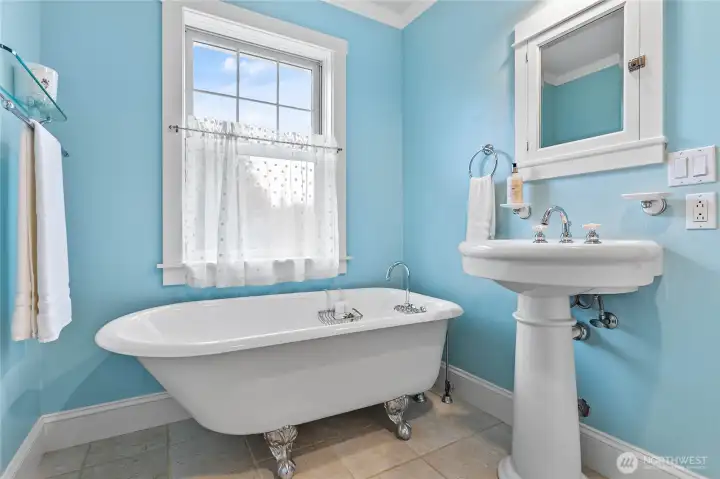 Another beautiful bathroom