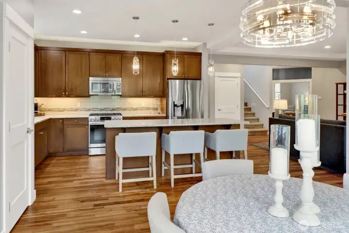 Dining area with open flow to the kitchen