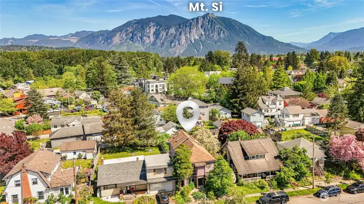 Located perfectly in the heart of historic Downtown Snoqualmie.
