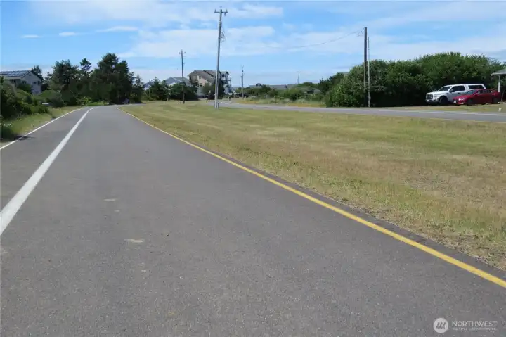 East Ocean Shores Blvd to the North will take you back to Down Town Ocean Shores where you can shop or use some of the Best Restaurants on the Coast.  Or take a Break at Oyhut Bay or continue out Hwy 115 to Quinault Cassino and Restaurants!