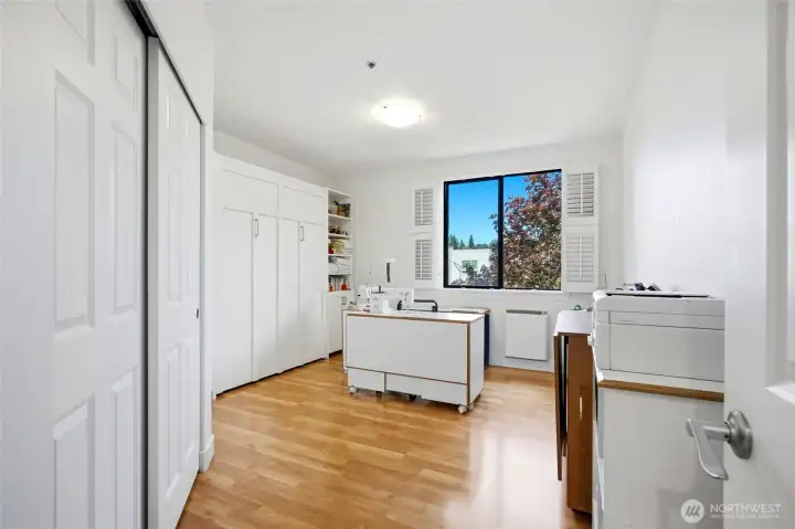 2nd Bedroom with murphy bed. 2nd Bedroom with murphy bed.