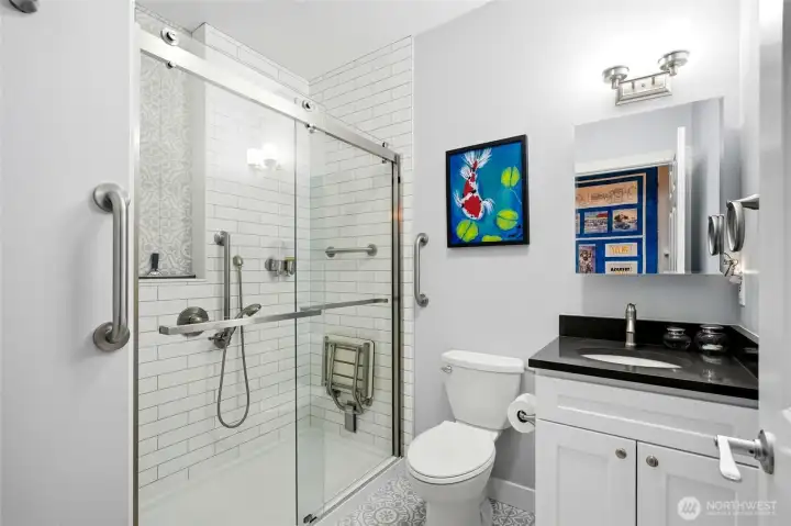 Hallway 3/4 bathroom. Remodeled in 2024. Hallway 3/4 bathroom. Remodeled in 2024.