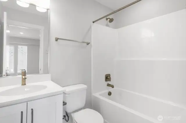 19244 NE 69th Circle Unit 104 ~ Ready Now
