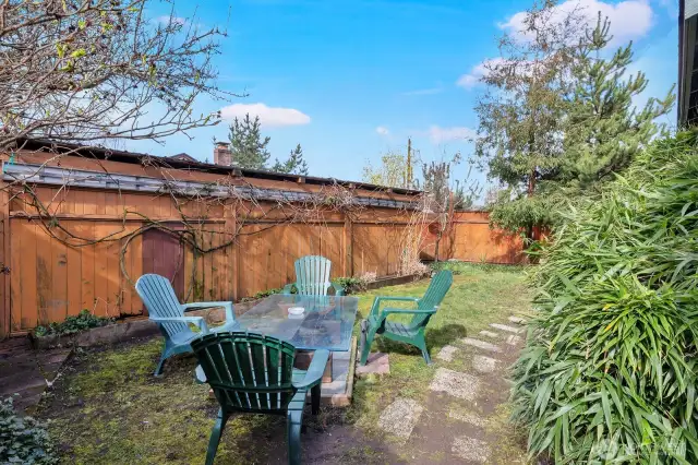 Private landscaped back yard.