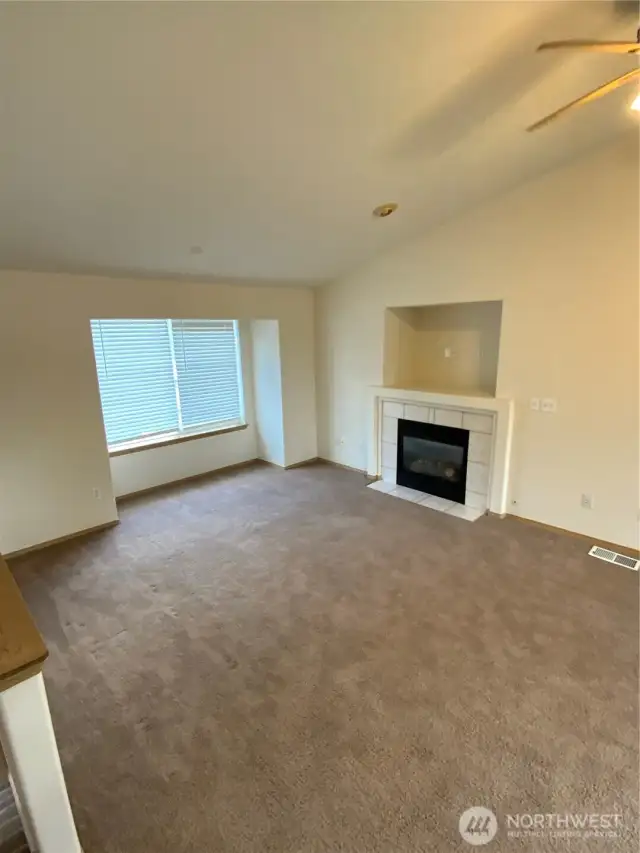 Up living with vaulted ceilings