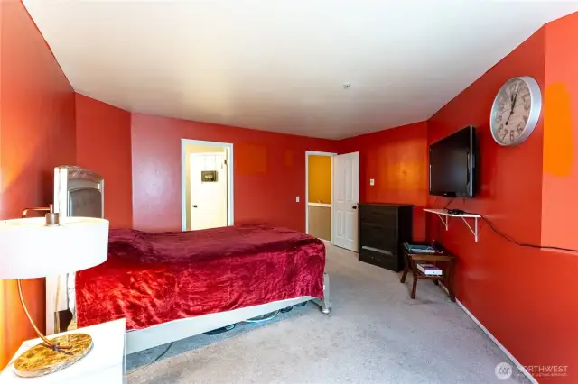 Alternate Primary Bedroom View