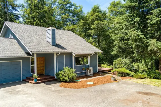 Lots of areas to expand the garden and bring in more color with pots of perennials and annuals.