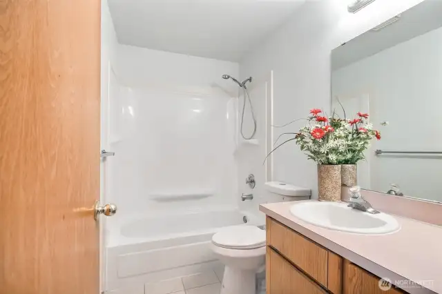 Hallway full bath at 2nd level