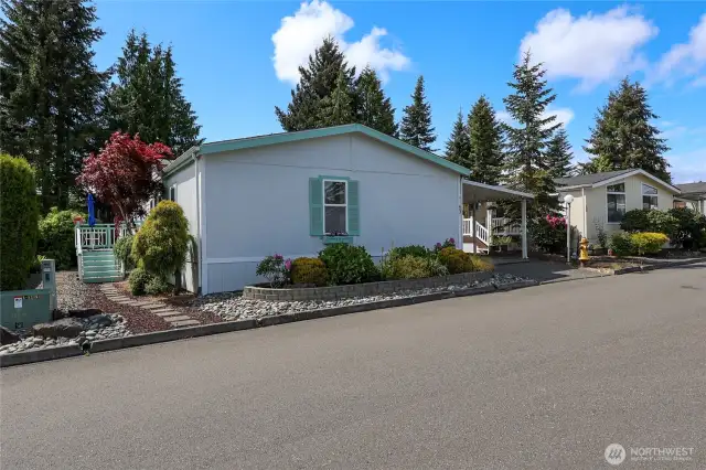 1568 sq ft, 3 bedrooms, 2 full baths