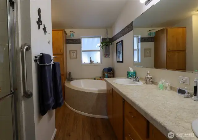 Large primary soaking tub
