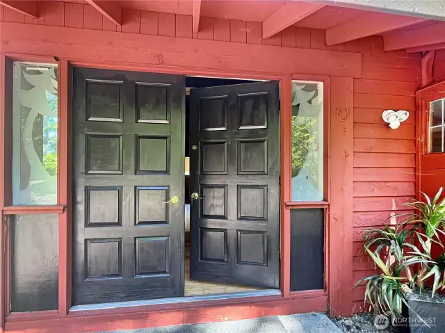 Double door lets the outdoors in
