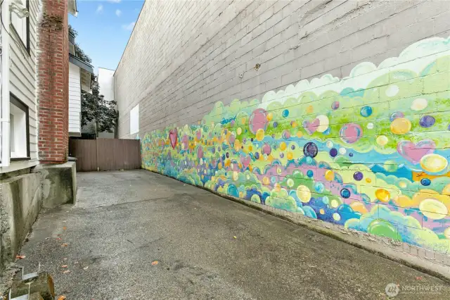 This is a popular neighborhood photo stop and Pokémon gym, and could easily fit an RV or a boat.