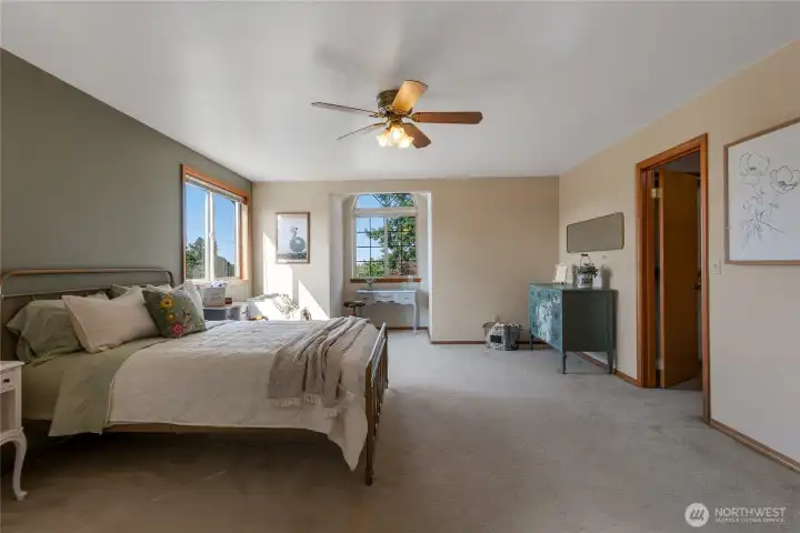 Primary Bedroom with Walk in Closet.