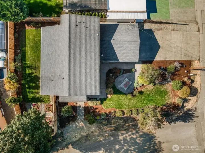 The home sits on a 9,000 sqft lot.