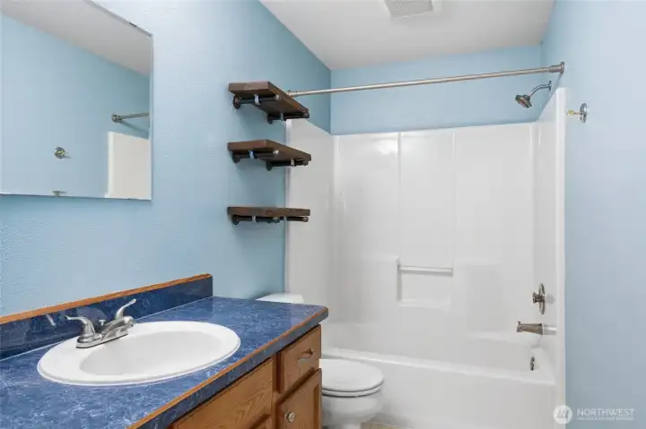 Full Bathroom on Main