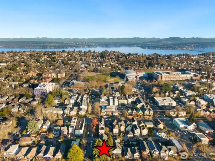 Looking east, note the proximity to Garfield, Lake Washington, and city amenities.