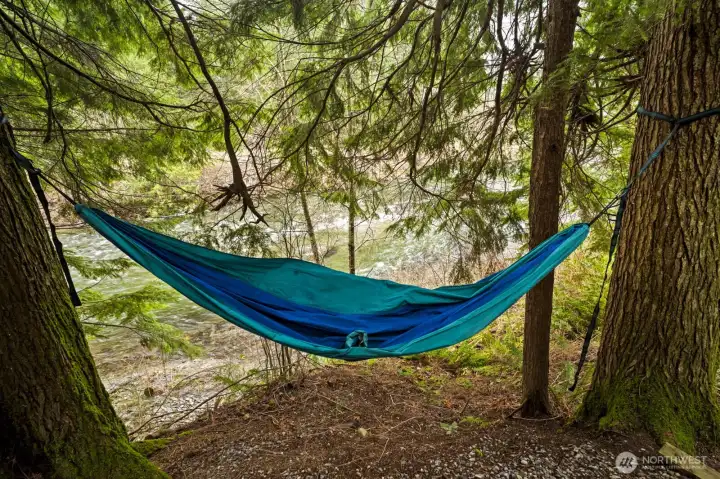 Numerous scenic spots throughout the property to relax, play, and soak in the views.