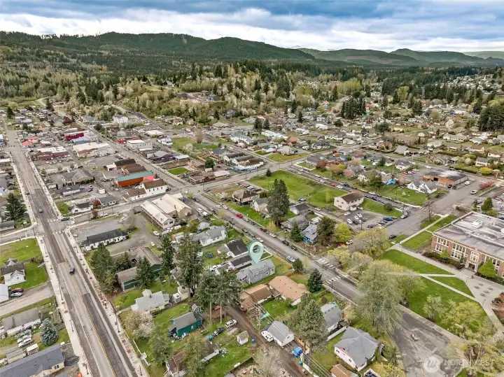 Just 2 blocks from downtown Eatonville