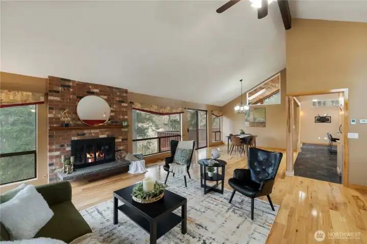 Perfect for entertaining, winter or summer!  Take advantage of the open floorplan with easy flow from the livingroom, thru the dining area and into the updated kitchen.
