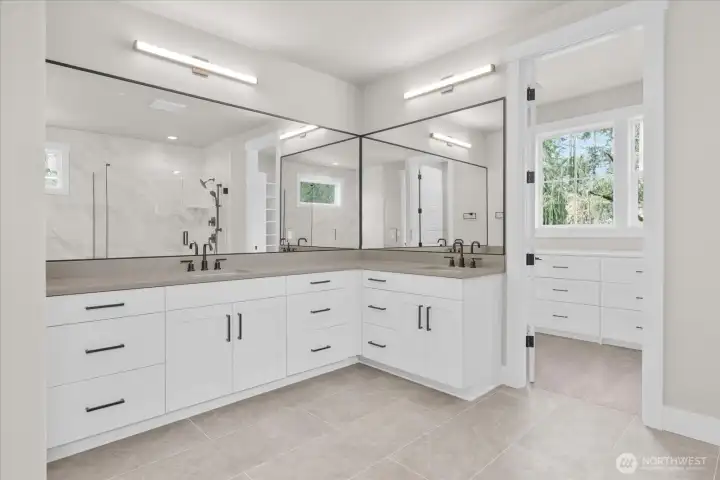 Upper Level Primary Suite Full Bathroom