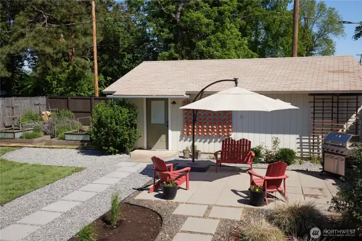 detached garage