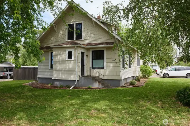Front Entrance to home - SE corner