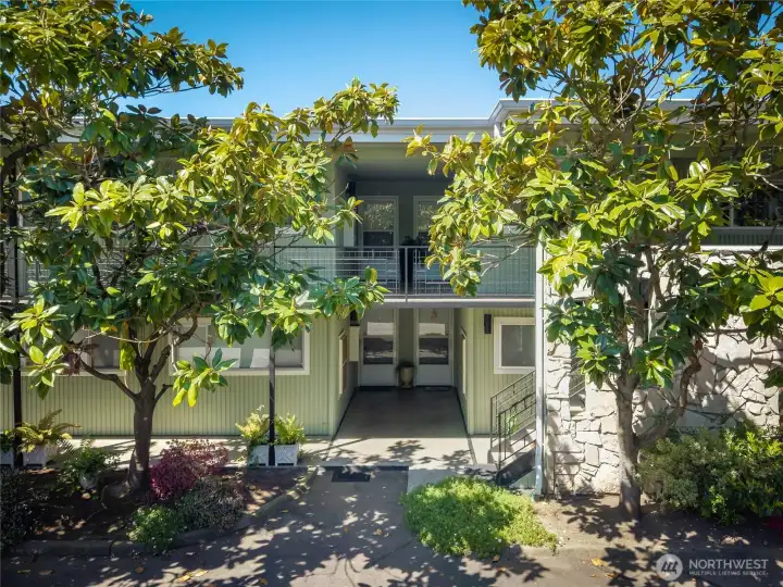 Welcome home to the 5th Avenue condominiums, this condo is move in ready and has easy access with no stairs to the unit! This boutique community host 15 units.