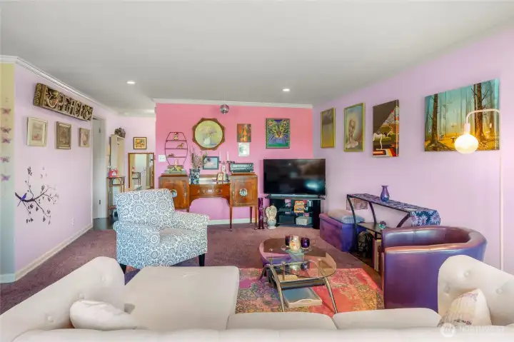 Condo has a ton of great wall space perfect for your art or sports memorabilia
