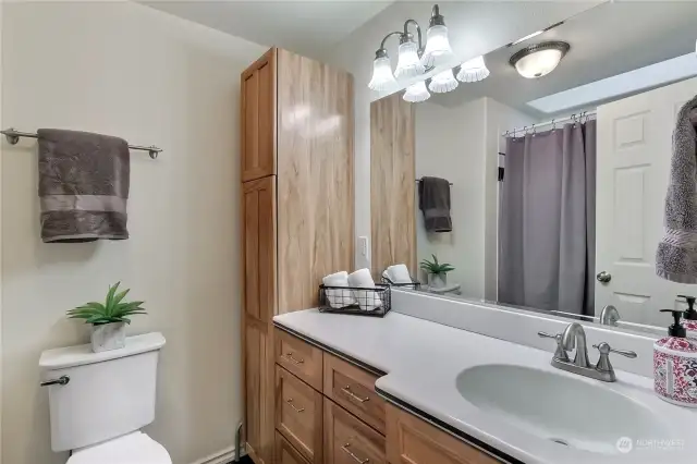 Upper level full bathroom