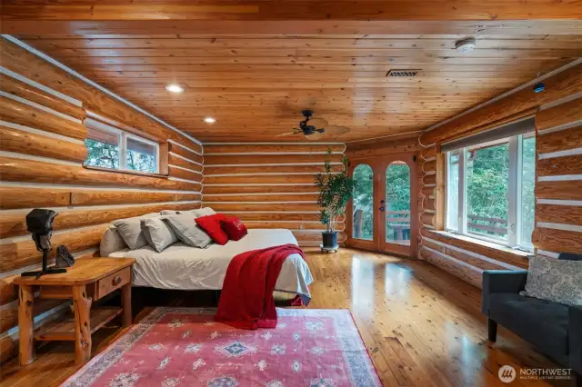 Primary with Private Deck