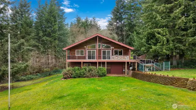 960 Sqft Guest house with covered deck.