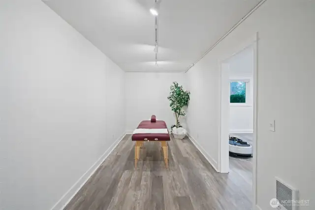 460 sqft Studio suite