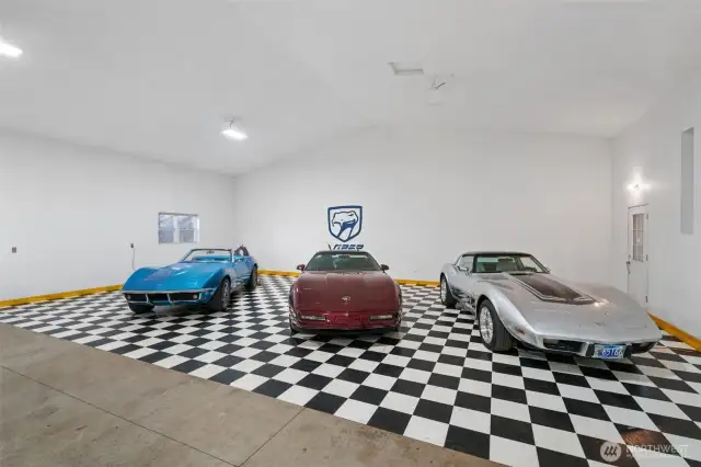 10 Car garage with RV Door