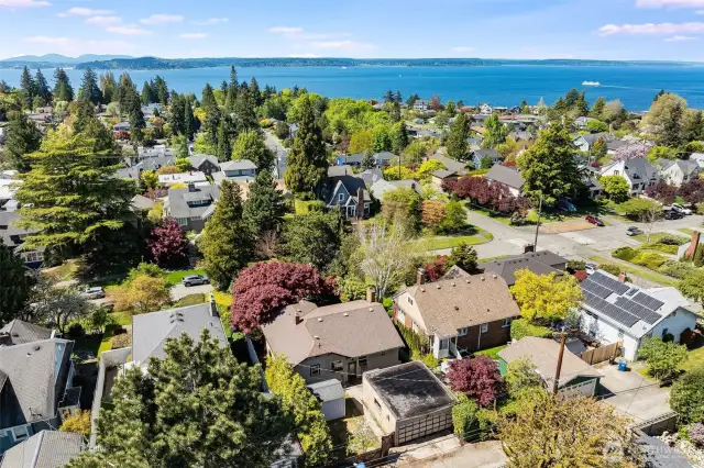Special North Admiral location close to the Sound!