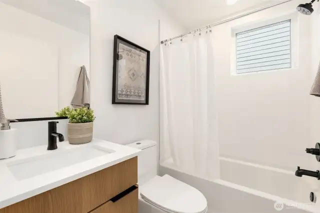 Secondary Full Bathroom.