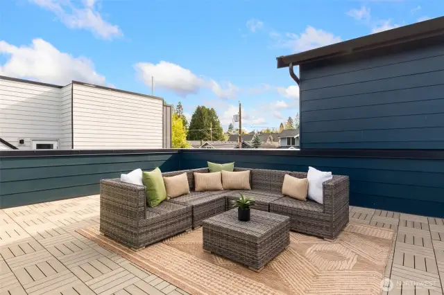 Rooftop Deck with ample space to entertain!