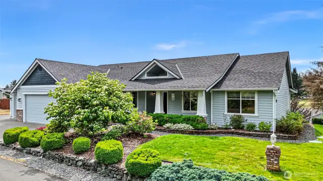 Beautiful Single Story Home!