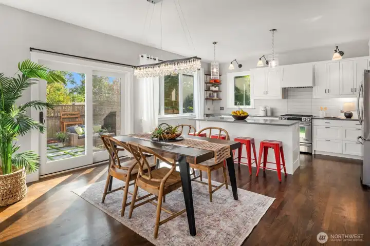 Plenty of room at the table for your holiday feasts!