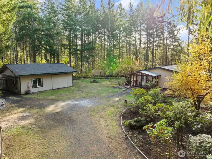 Lots of parking.  Total privacy!!