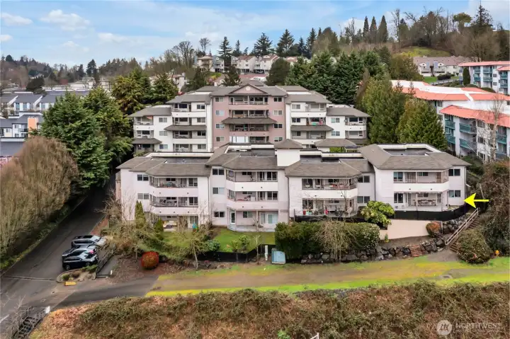 Ability to pull up near the stairs for easier moving!
