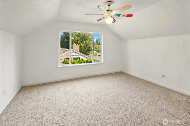 4th bedroom upstairs, new paint and window.